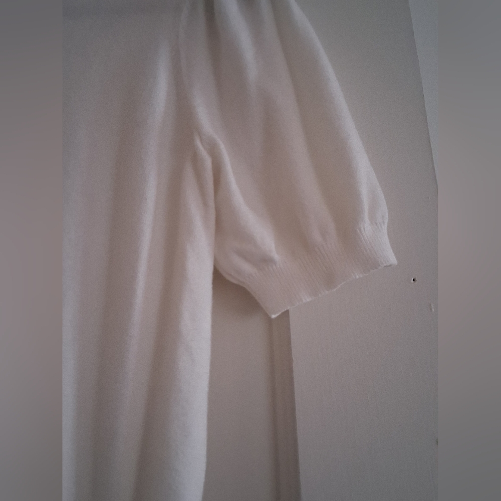 White Sweater - Picture 10 of 10